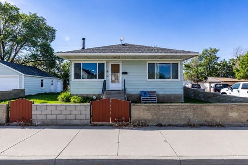 1302 Clark St, Rock Springs, WY, 82901-5438 | Card Image