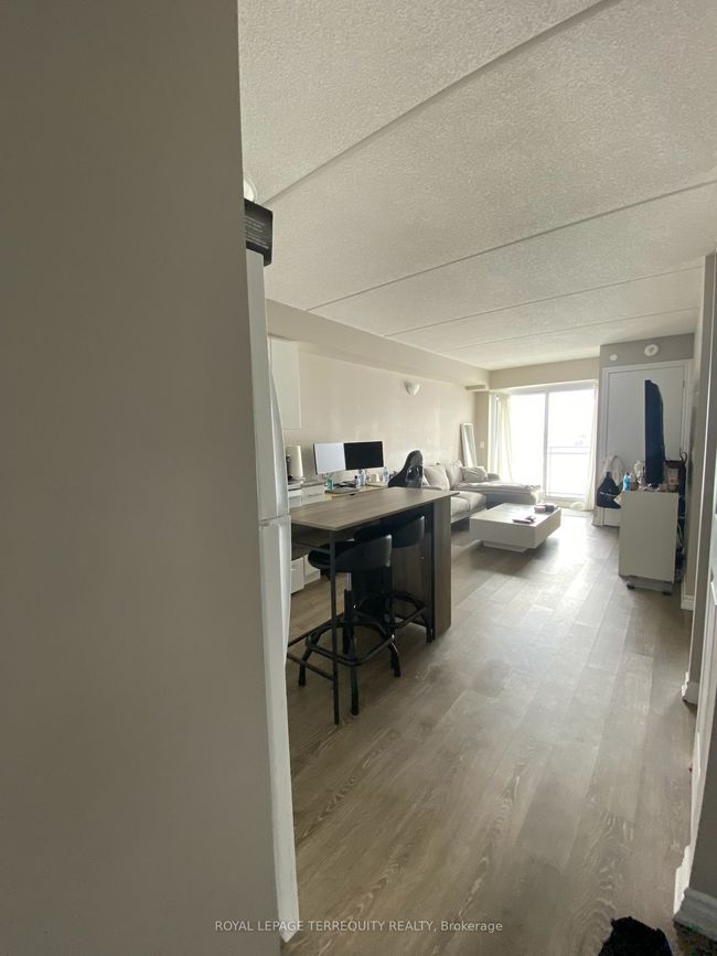506 - 716 Main St E, Condo with 1 bedrooms, 1 bathrooms and 1 parking in Milton ON | Image 4