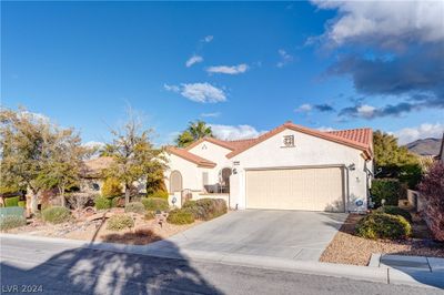 2136 Idaho Falls Drive, House other with 2 bedrooms, 2 bathrooms and null parking in Henderson NV | Image 2