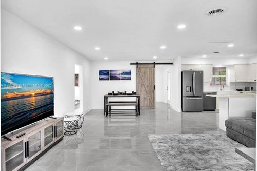 2112 N 14th Ter, Hollywood, FL, 33020-2521 | Card Image