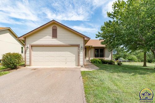 3636 Belle Ave, Topeka, KS, 66614-4542 | Card Image