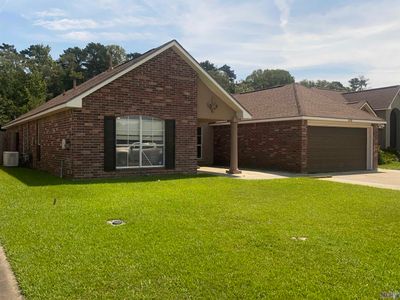 26320 Holly Ridge Dr, House other with 4 bedrooms, 2 bathrooms and null parking in Denham Springs LA | Image 2