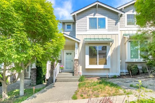 1924 S 240th St, Des Moines, WA, 98198-8631 | Card Image