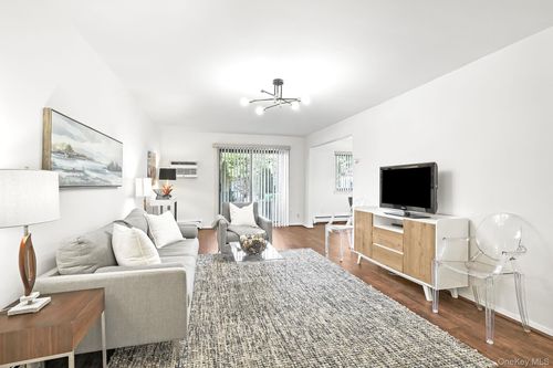 apt-c15-348 Central Park Ave, Scarsdale, NY, 10583-1328 | Card Image