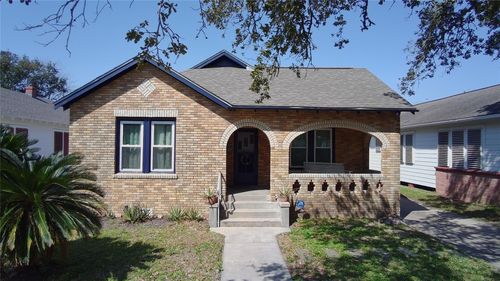 5018 Avenue P, Galveston, TX, 77551-4863 | Card Image
