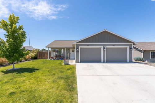 428 Fortaleza Ln, Pasco, WA, 99301 | Card Image
