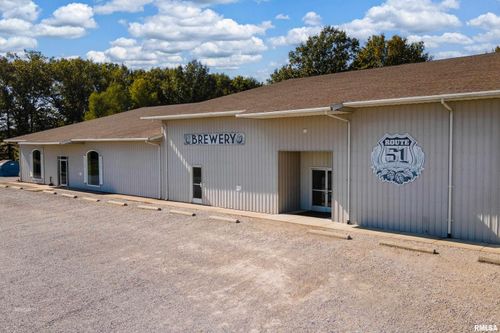 18967 N Us Highway 51, Elkville, IL, 62932-2640 | Card Image