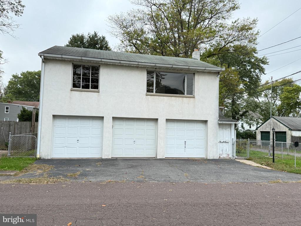 Whartnaby Ave, Pottstown, PA 19465