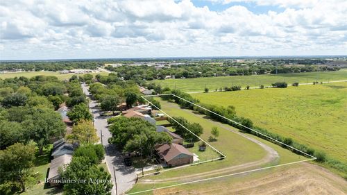 1508 Pendergrass St, Lockhart, TX, 78644-3240 | Card Image