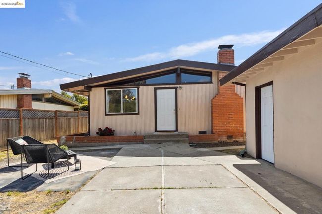 Front Yard | Image 51