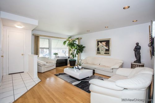 3836 Harvard Ter, Skokie, IL, 60076-3638 | Card Image