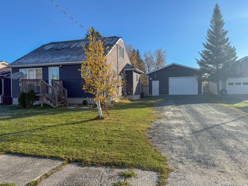 {{alt}} | Card Image