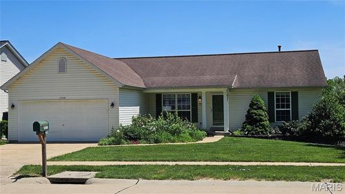 1048 Big Sky Dr, Fenton, MO, 63026-5674 | Card Image