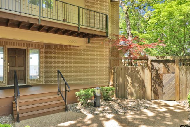 20998 Kiva Cir, House other with 3 bedrooms, 4 bathrooms and null parking in Flint TX | Image 4