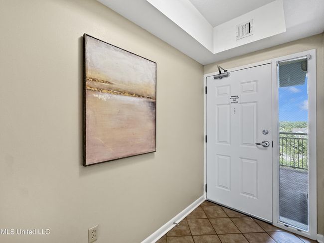 foyer | Image 7