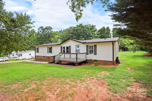 2915 Grace View Pl, Granite Falls, NC, 28630-9512 | Card Image