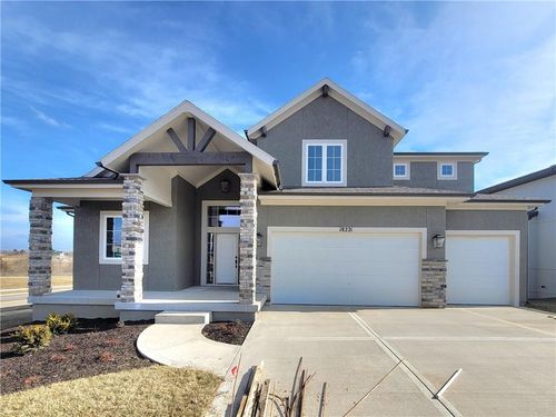 18221 Oakmont St, Overland Park, KS, 66013-4525 | Card Image