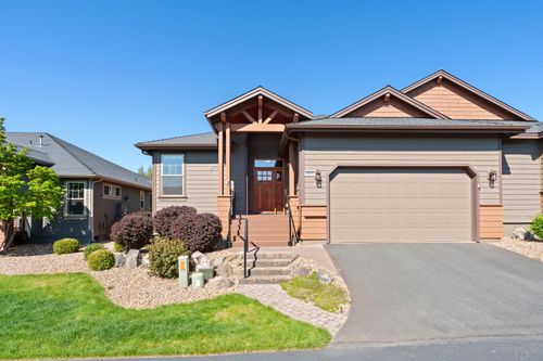 8413 Forest Ridge Loop, Redmond, OR, 97756-7352 | Card Image