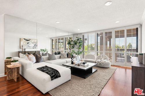 k3017-8640 Gulana Avenue, Playa del Rey, CA, 90293 | Card Image