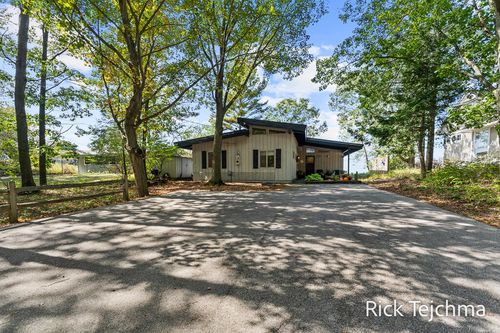 7645 Margaret Ave, West Olive, MI, 49460-9178 | Card Image