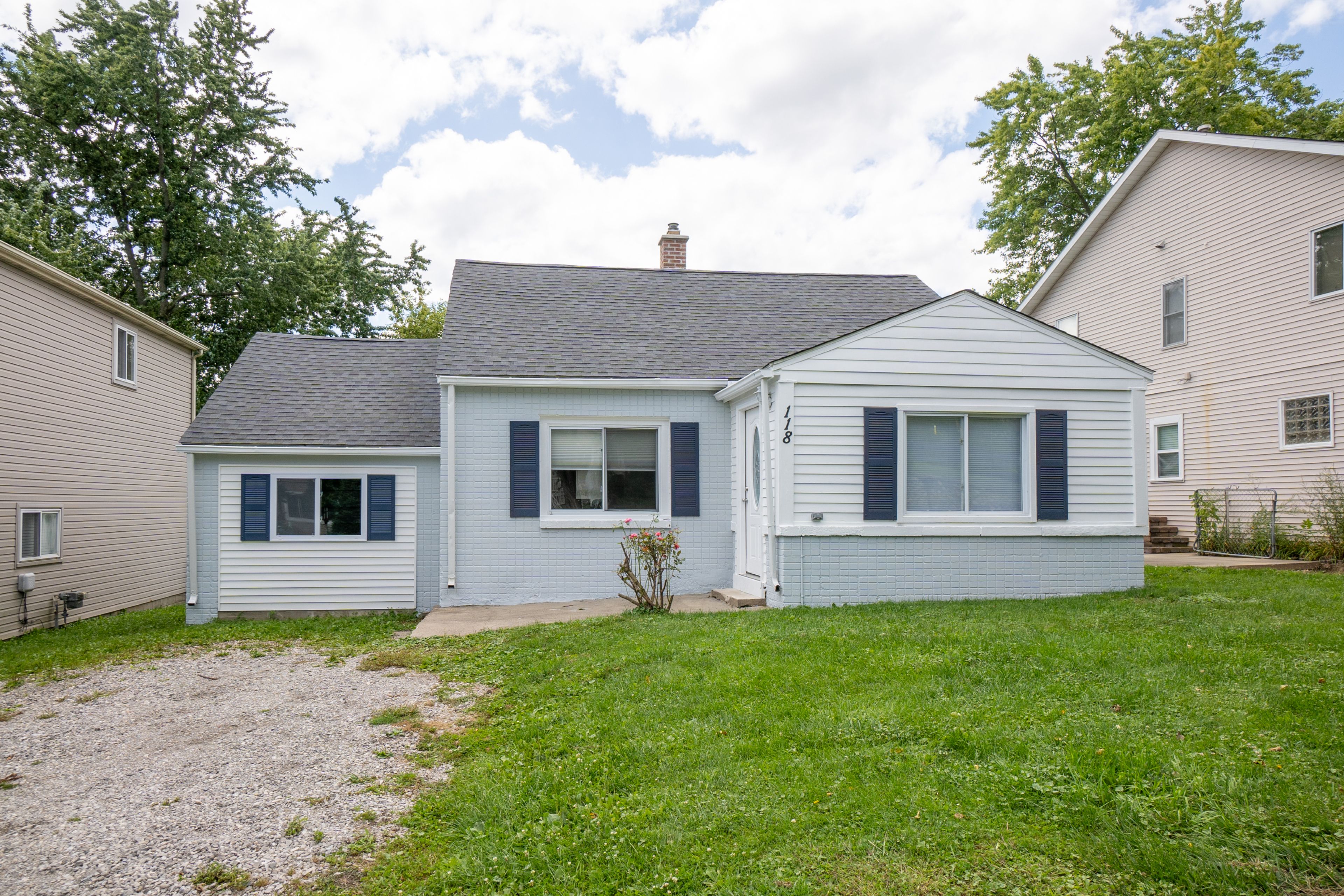 Dekalb St, Walled Lake, MI 48390