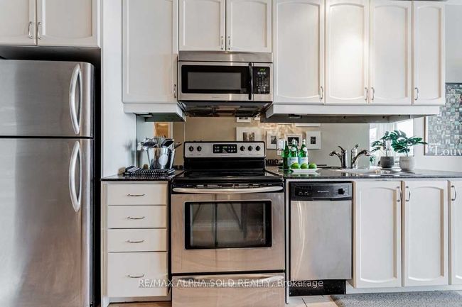1126 - 2885 Bayview Ave, Condo with 1 bedrooms, 1 bathrooms and null parking in North York ON | Image 5