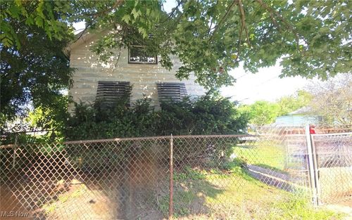 3221 W 56th St, Cleveland, OH, 44102-5715 | Card Image