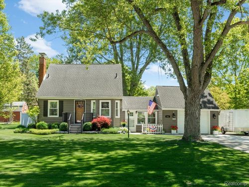 832 N 9th St, Saint Clair, MI, 48079-4855 | Card Image