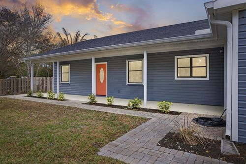 701 Bartow St, Fort Pierce, FL, 34982-3206 | Card Image