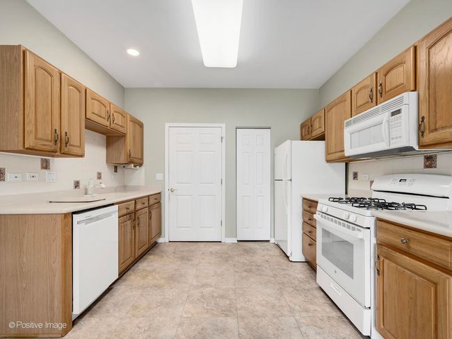 21323 - 21323 W Juniper Ln, Condo with 2 bedrooms, 2 bathrooms and 2 parking in Plainfield IL | Image 10