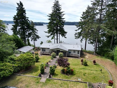 83235 Clear Lake Rd, Florence, OR, 97439-8304 | Card Image