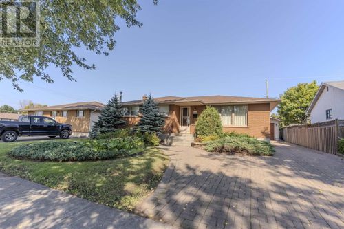 441 Donald St W, Thunder Bay, ON, P7E5Y4 | Card Image