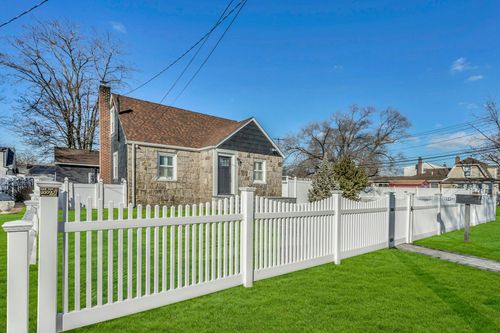 37 Northridge Ave, N Merrick, NY, 11566-1949 | Card Image
