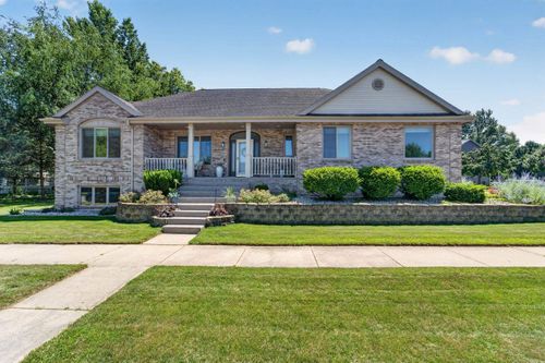 1158 Bluebird Trl, WAUNAKEE, WI, 53597-2618 | Card Image