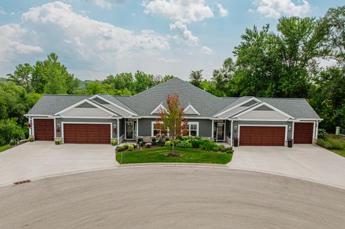 166 Phantom Lake Ct, Mukwonago, WI, 53149-5601 | Card Image