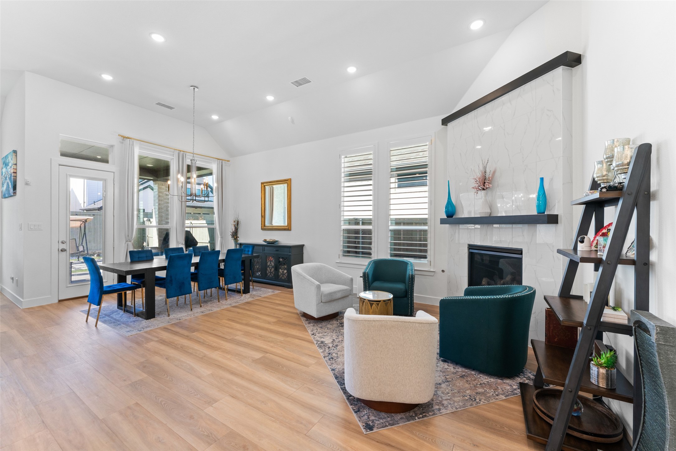 Residential in Northlake 5