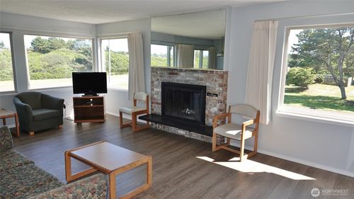 201-615 Ocean Shores Blvd Nw, Ocean Shores, WA, 98569-9344 | Card Image