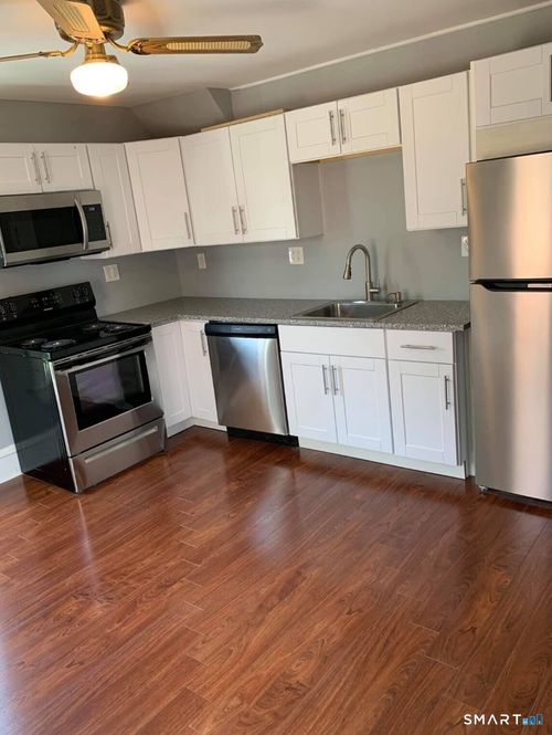 100 Spring St, Windsor Locks, CT, 06096-2207 | Card Image