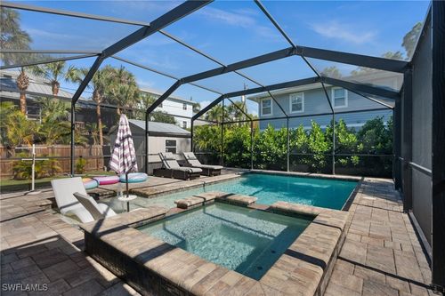 723 Park Ave, NAPLES, FL, 34110-1509 | Card Image