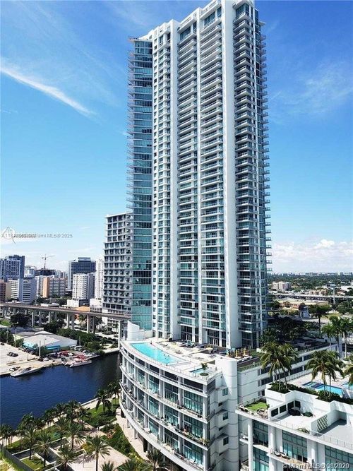 apt-4911-92 Sw 3rd St, Miami, FL, 33130-3390 | Card Image