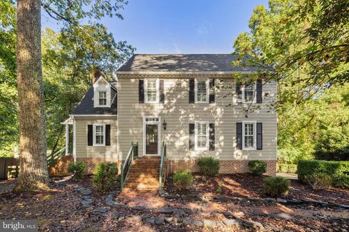 7176 Homestead Ct, WARRENTON, VA, 20187-9521 | Card Image