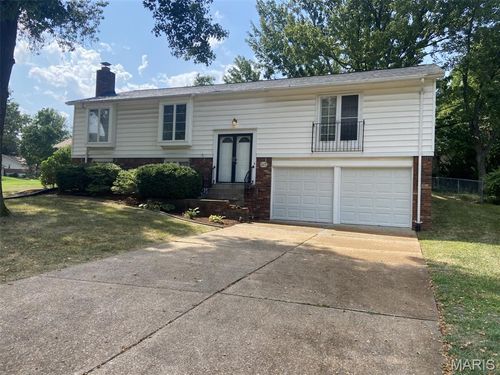 1407 Summerhaven Dr, Saint Louis, MO, 63146-5439 | Card Image