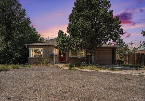 2141 Quebec St, Denver, CO, 80207-4068 | Card Image