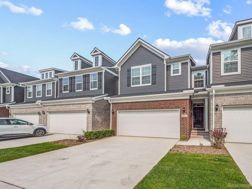 4837 Glenora Dr, Lake Orion, MI, 48359-2081 | Card Image