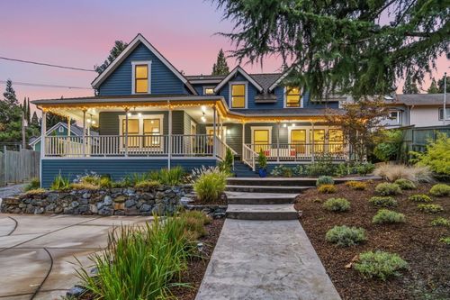 494 Holly St, Ashland, OR, 97520-2916 | Card Image