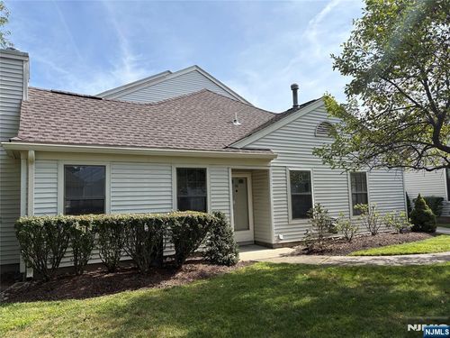 54 Fromm Ct, Mahwah, NJ, 07430-2957 | Card Image