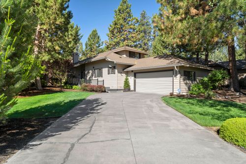 2805 Nw Golf Course Dr, Bend, OR, 97703-5503 | Card Image