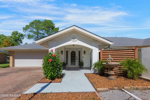 703 Evergreen Dr, New Iberia, LA, 70563-2315 | Card Image