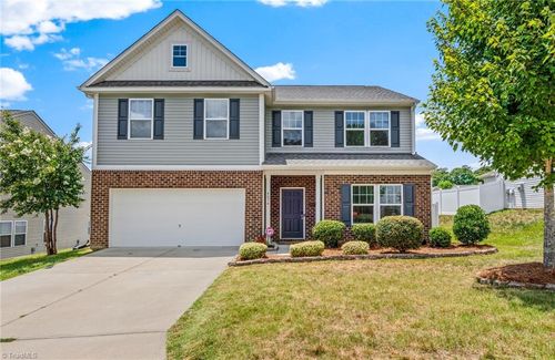 4074 Medina Ct, Pfafftown, NC, 27040-9835 | Card Image