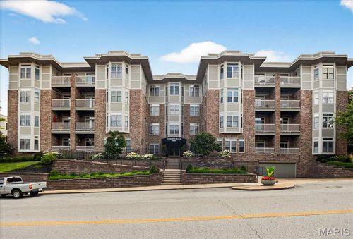 apt-103-500 N And South Rd, University City, MO, 63130-3937 | Card Image